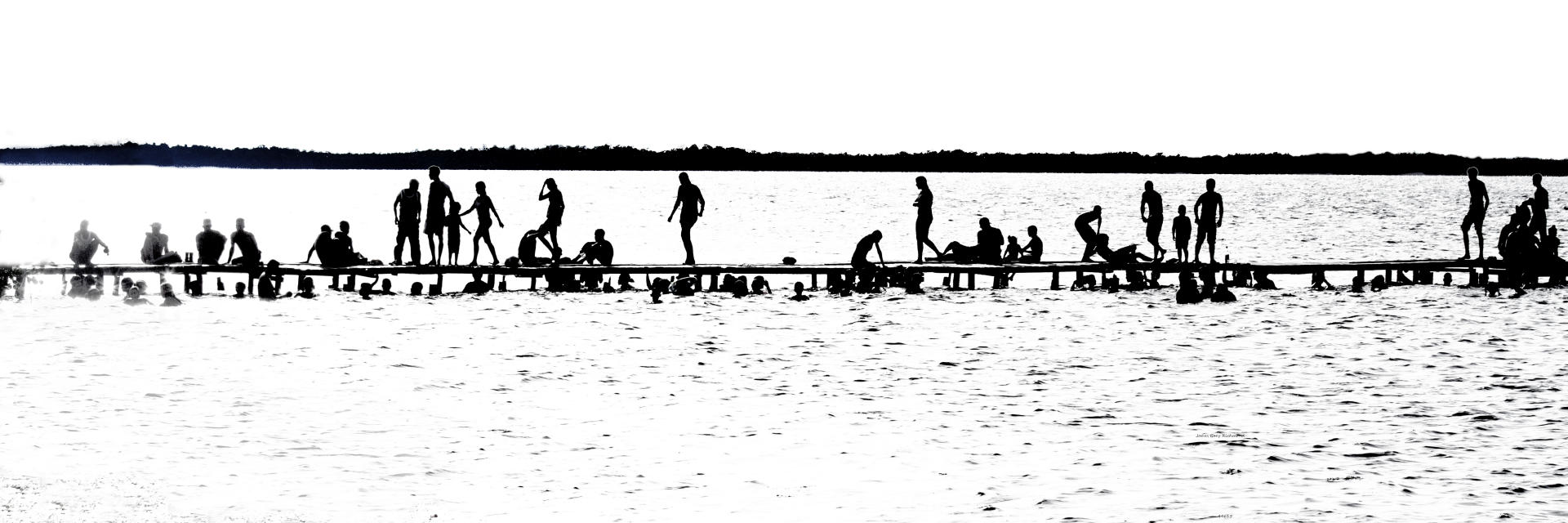 49615p  silhoutte, people on dock, swimming hole, lifestyles,, .jpg