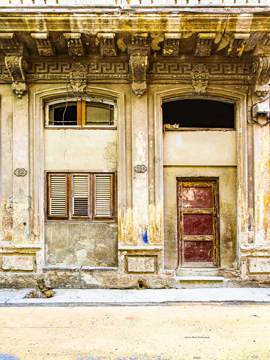 60021  havana, architecture, cat, doors, windows, decay,, .jpg