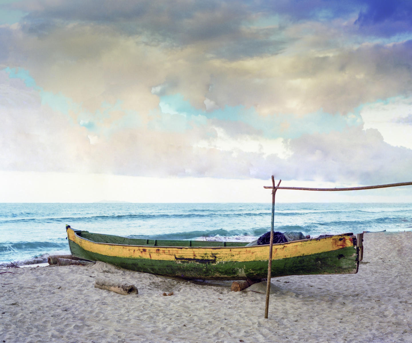 5021 seascape, honduras, fishing boat, surf beach .jpg