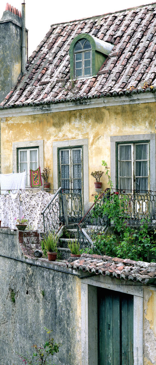 10368p architecture, portugal, doors, windows, .jpg