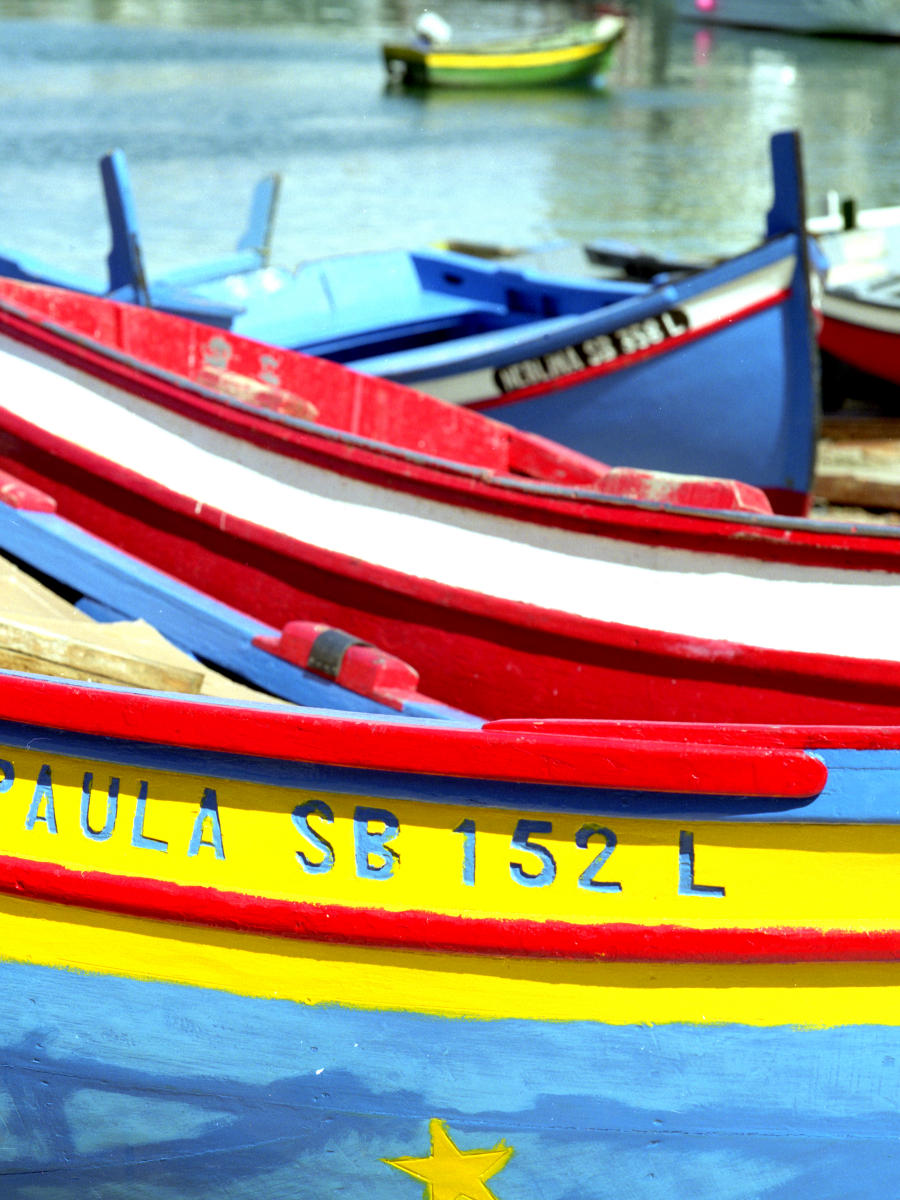 10575 seascape, boat,portugal, colorful.jpg