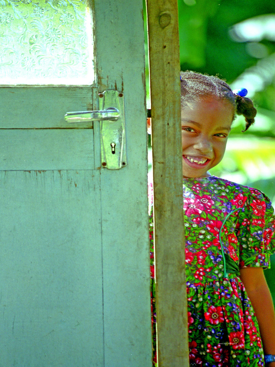 12805 lifestyles, caribbean, little girl,  door,  .jpg