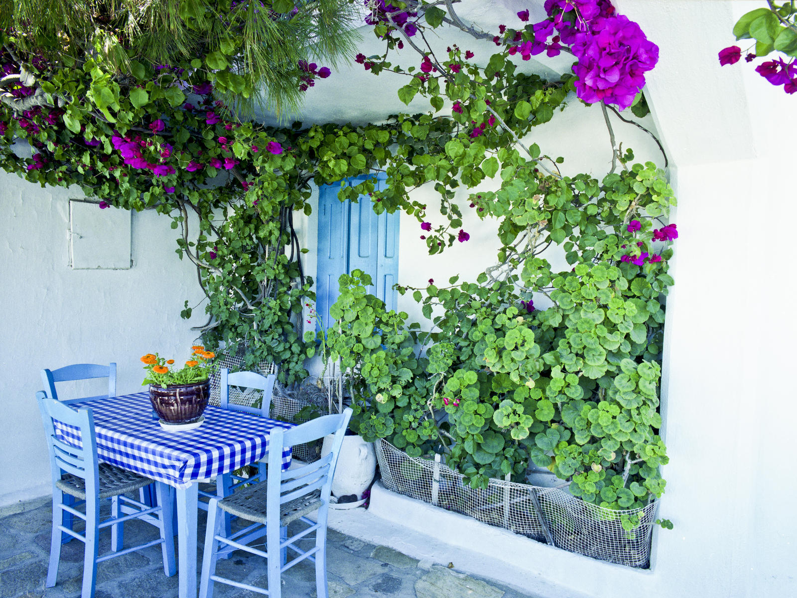 18709 architecture, cafe mykonos, greece .jpg
