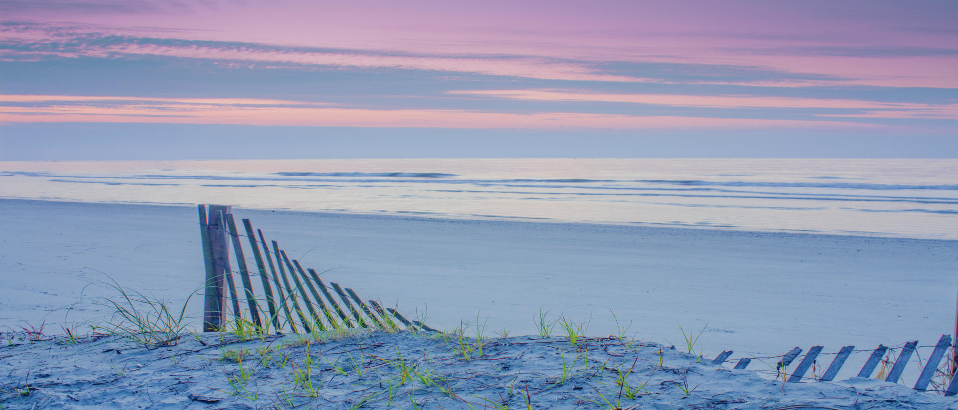 24863p seascape, sandfence,  beaches  .jpg
