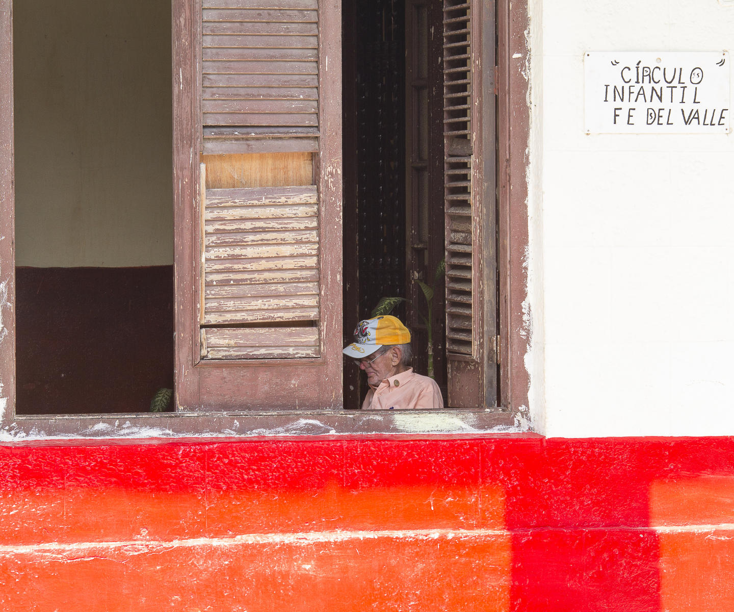 47768 architecture, lifestyles, havana streets.jpg