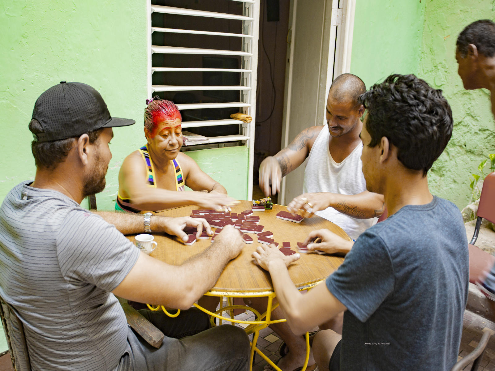 57267  lifestyles, cuba, dominoes, .jpg