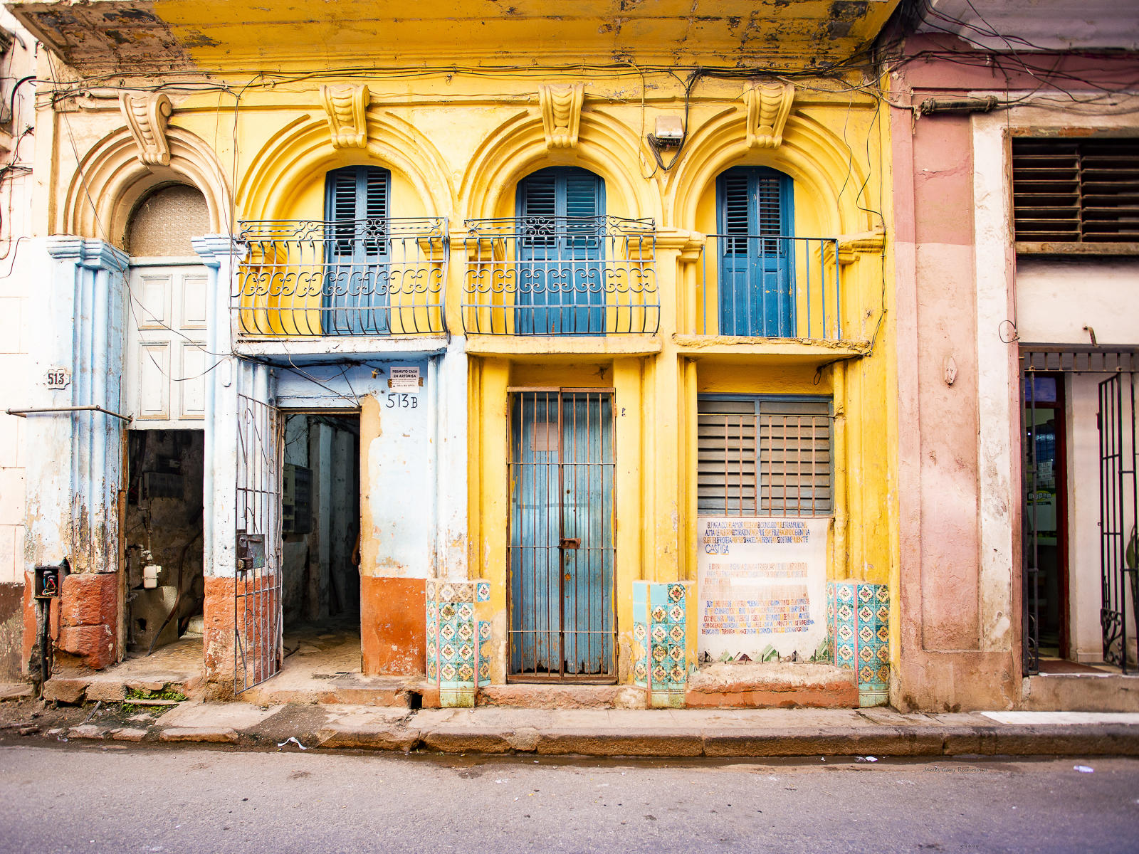 59999  architecture, decay, doors, windows,  .jpg