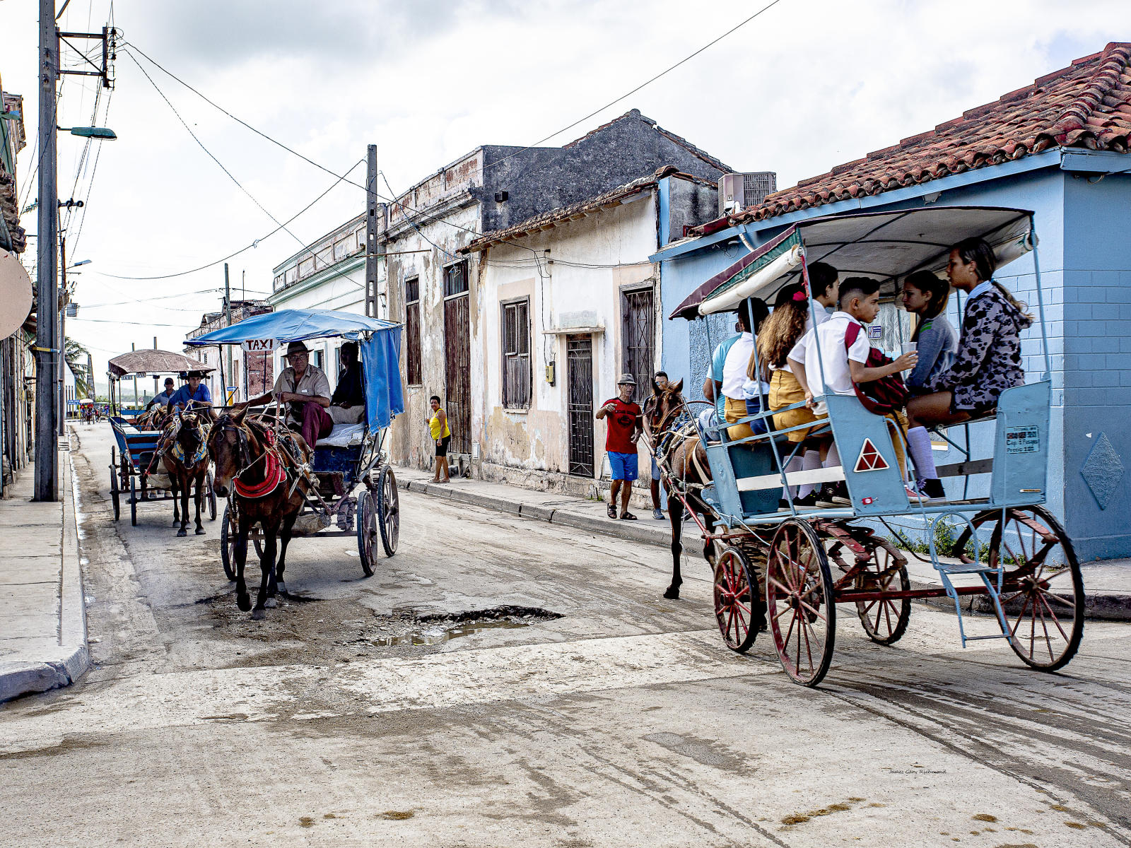 60161  architecture, old cuba, horse drawn carriage, lifestyles,  .jpg